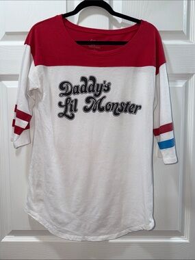Red & White Long Sleeve Raglan Tee with Graphic Script.Suicide squad 3/4 length